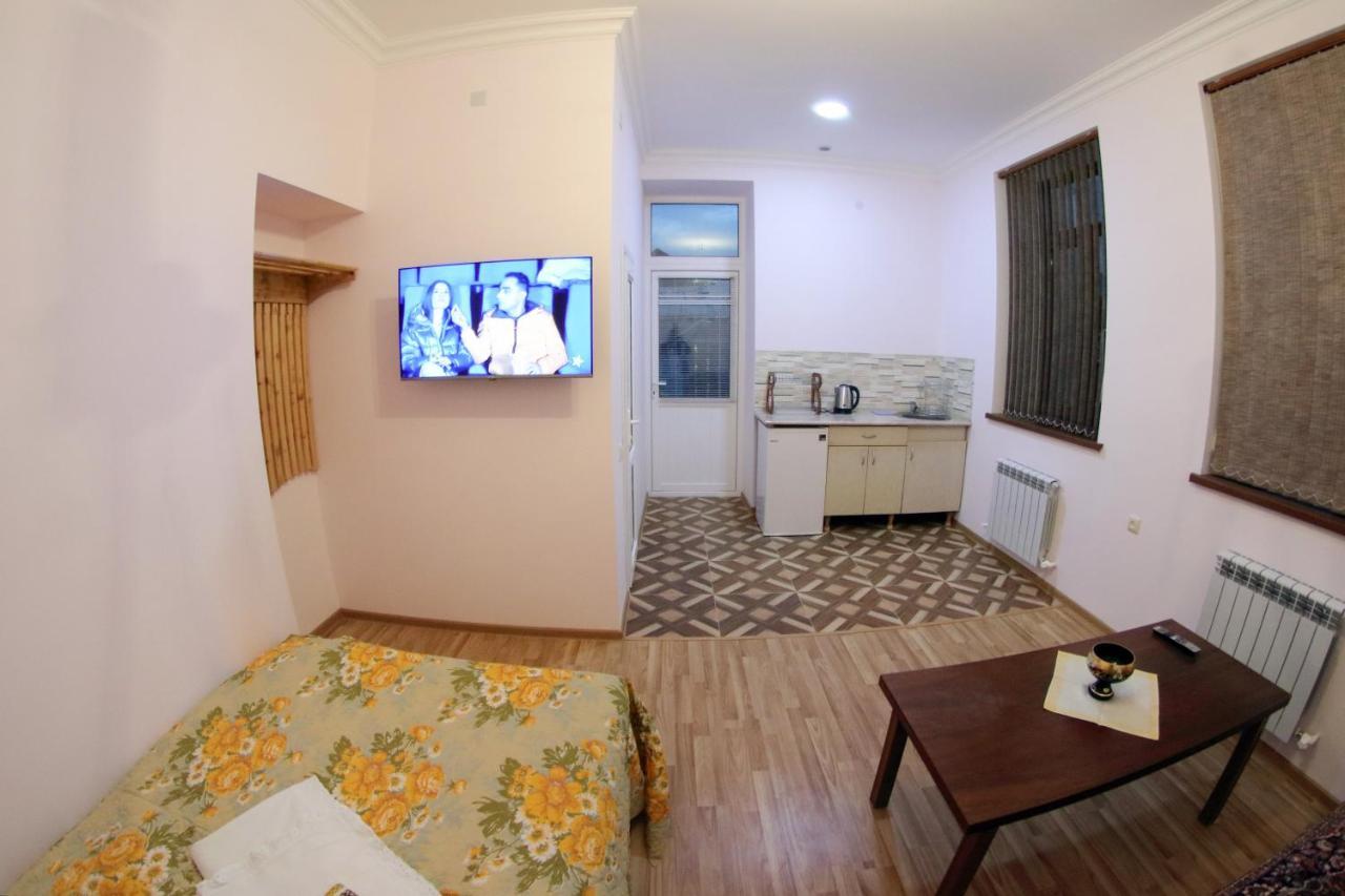 Vanand Guest House Гюмри Экстерьер фото